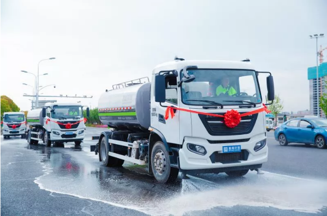 新時(shí)代中國城市美容師！米蘭·(milan)中國官方網(wǎng)站環(huán)境新能源環(huán)衛(wèi)車可減排4.5萬噸污染物